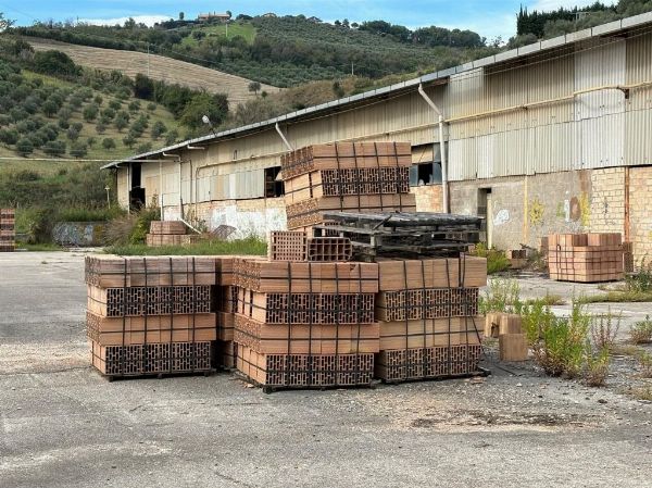 Bricks - Liquidation