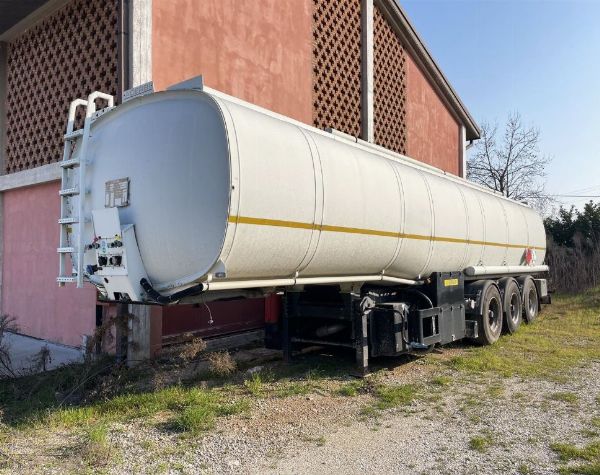 Transport av drivstoff - Tankbil og tilhenger - Konkurs nr. 94/2022 - Tingretten i Verona - salg 2