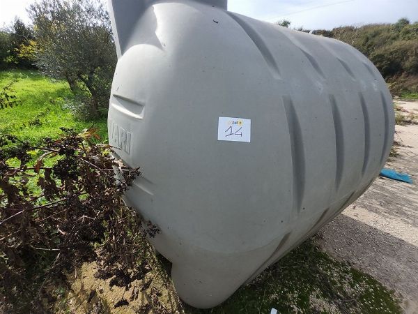 Furgone- Serbatoi in plastica - Liquidazione Giudiziale n.458/2024 - Tribunale di Roma - Vendita 8