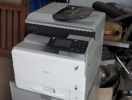 Офисни мебели и оборудване