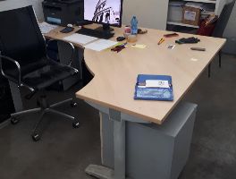 Офисни мебели и оборудване