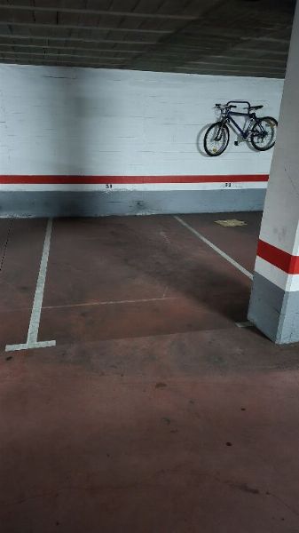 Pysäköintipaikka, joka sijaitsee Culleredossa, A Coruña - A Coruña'n kaupallisen tuomioistuimen nro 3