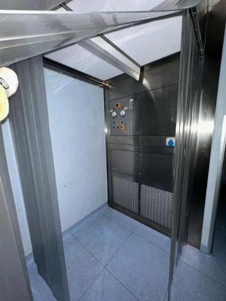 Locali pesada con cappe - Infissi in alumini - Liquidazion Giudizial n. 519/2023 - Trib. de Roma