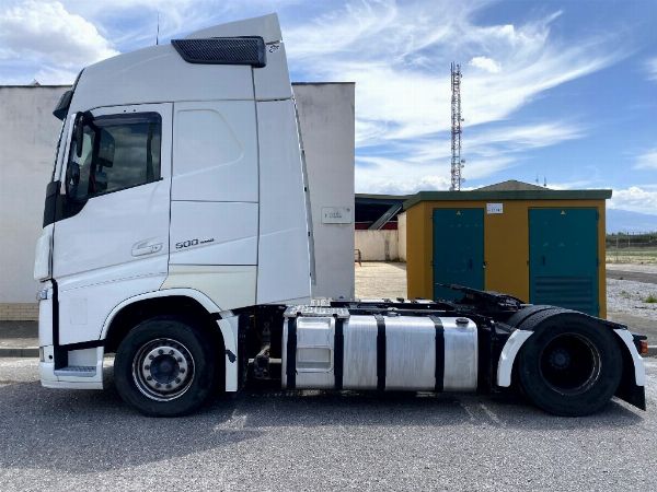 Ciężarówka VOLVO i motocykl Hispania w Granadzie - Sąd Gospodarczy nr 2 w Granadzie