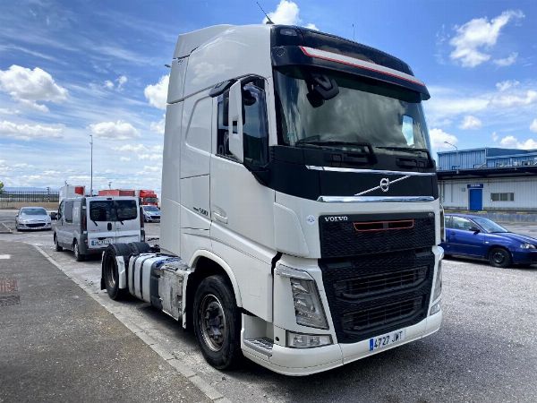 Ciężarówka VOLVO i motocykl Hispania w Granadzie - Sąd Gospodarczy nr 2 w Granadzie