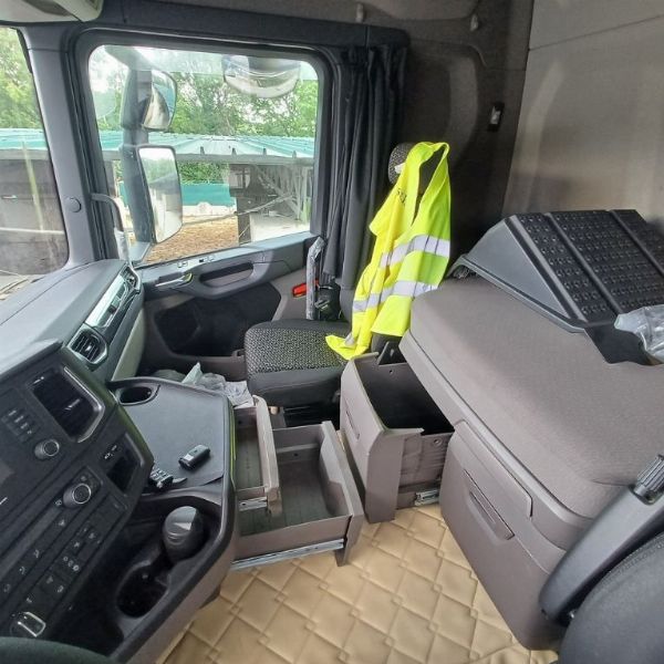 Trattore stradale Scania - Beni Strumentali da Leasing - Intrum Italy S.p.A 
