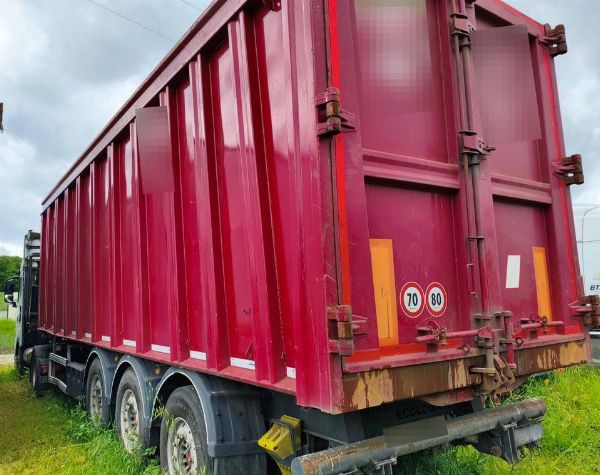 Furgoni pe' trasportà rifiuti ISUZU - Iveco Stralis e semirimorchio con Gru - beni strumentali provenienti da leasing