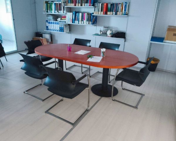 Entrepôt de quincaillerie - Mobilier de bureau et logistique - Faillite n.16/2019 - Tribunal de Terni