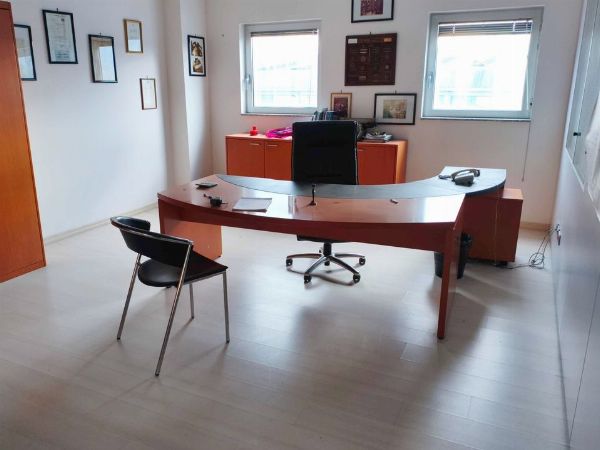 Magazzino ferramenta - Arredi ufficio e logistica - Fallimento n.16/2019 - Tribunale di Terni - Vendita 3