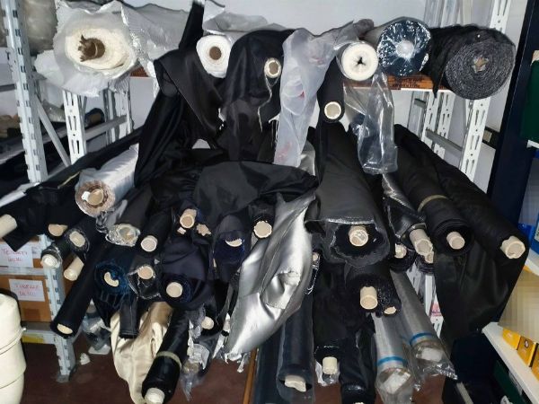 Vêtements et accessoires homme/femme - Machines à coudre, tissus et équipements - Liquidation judiciaire n° 15/2025 - Tribunal de Latina - Vente 4