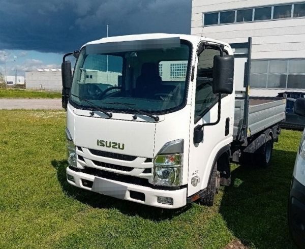 Autocarro Isuzu M21 con cassone ribaltabile - beni strumentali provenienti da leasing