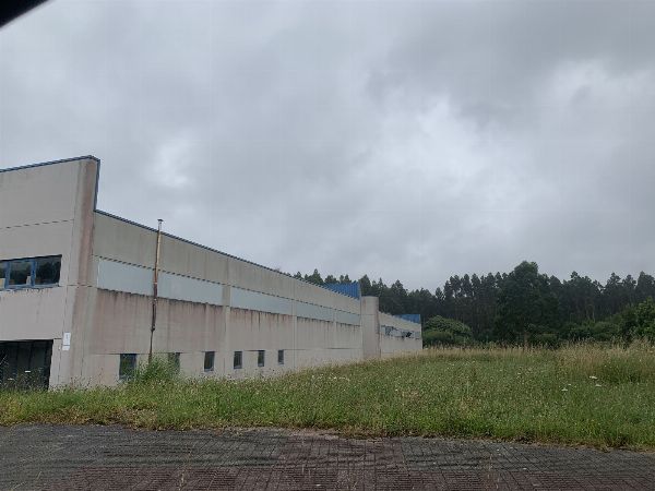 Due navi industriali situate a A Trabe, A Coruña - Tribunale del Commercio N°2 di A Coruña