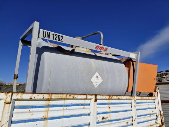 Camion IVECO 115/17 avec grue et cuve à gasoil - Liquidation Judiciaire n. 241/2024 - Tribunal de Catane