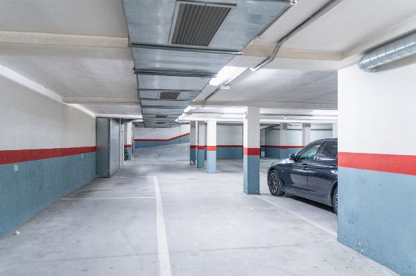 Asunto ja autotalli Atarfe, Granada - Ensimmäisen oikeusasteen tuomioistuin N:o 13 Granadassa