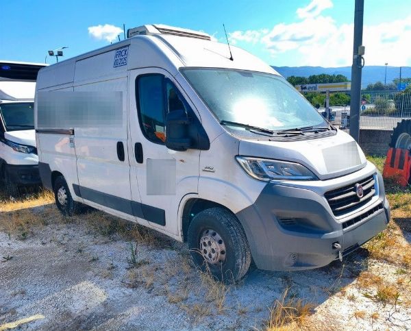 IVECO Isothermal Van and Land Rover Range Rover Sport - instrumental goods from leasing
