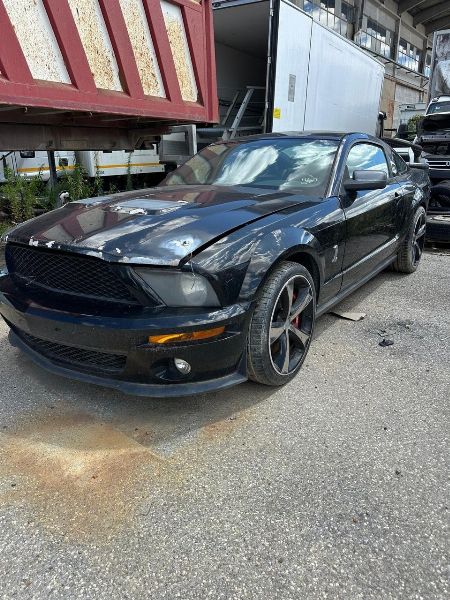 Ford Mustang Shelby GT500 - Chrysler Grand Voyager - Beni Strumentali da Leasing - Intrum Italy S.p.A 