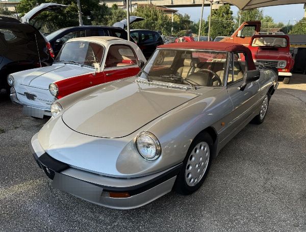 Carros vintage em leilão: Renault, FIAT, Alfa Romeo, Triumph - Venda Privada