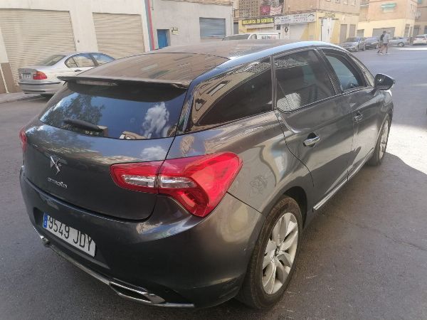 Citroën DS5 BlueHDi 120 DESIRE - Granada 1. számú Kereskedelmi Bíróság