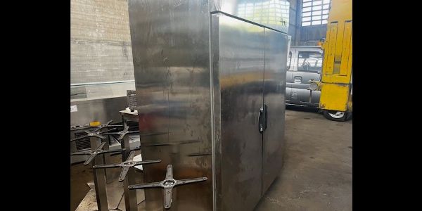 Mobilier et Équipements pour la Restauration - Biens d'Équipement de Leasing - Intrum Italy S.p.A