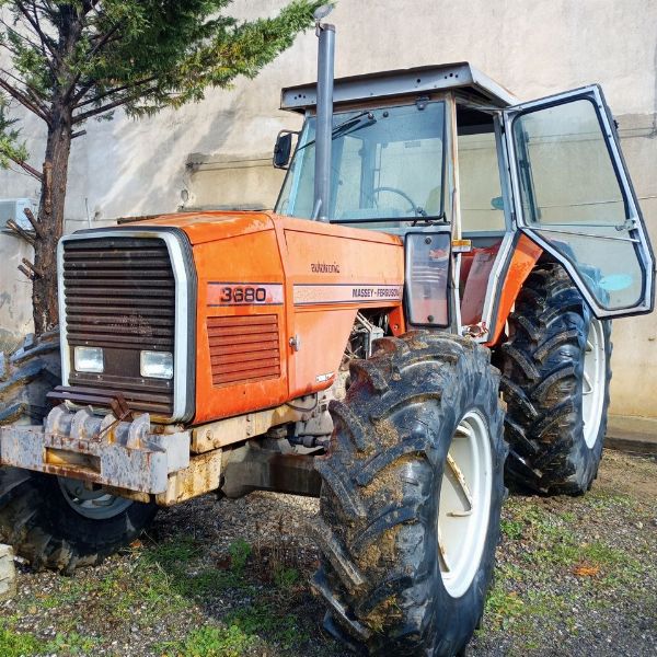 Traktor rolniczy Massey Ferguson i - Sprzęt do robót ziemnych