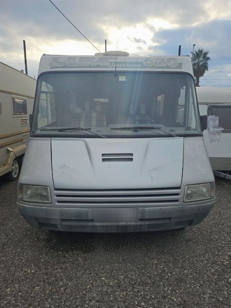 Kamper Laika Laserhome 620 - Mercedes 190E 2.0 - Motocykl Betamotor Euro 350 - Upadłość nr 11/2021 - Sąd w Reggio Calabria