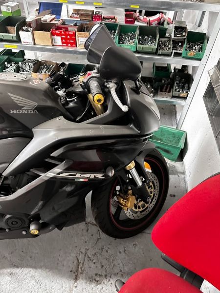 Honda CBR 600F - Epaitegi Judiziala 80/2025 - Vicenteko Epaitegia