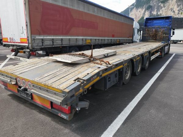 Caminhão Scania e Semirreboques - Mobili e eletrônicos para escritório - Liquidação Judicial 10/2025 - Tribunal de Bolzano