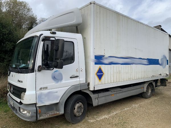 Zwei Lkw und ein Transporter in Puenteceso (Spanien) - Privatverkauf