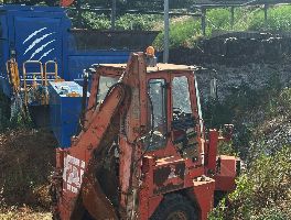 Maschine Tiger Depak H5 &ndash; Radlader und Waage &ndash; Zisternen und B&uuml;rom&ouml;bel