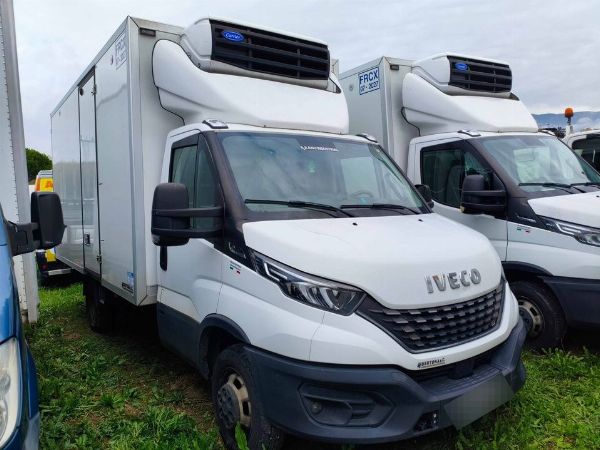 Autocarri e furgoni - Mercedes, IVECO e MAN - beni strumentali provenienti da leasing - Vendita 3