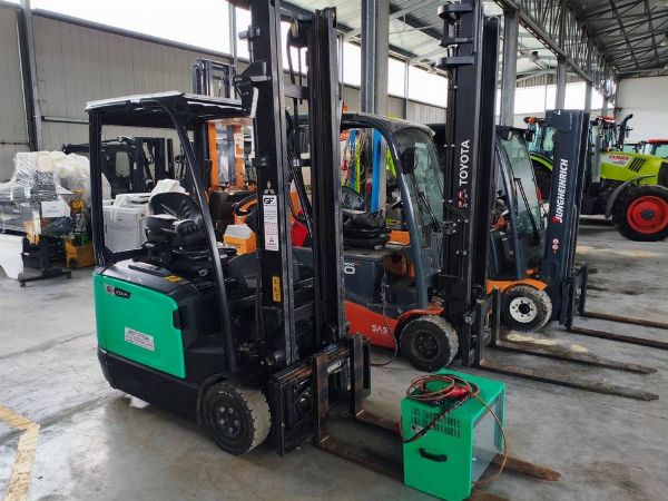Carretons elevadors Mitsubishi - béns instrumentals procedents de lísing - Venda 7