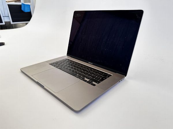 Macbook e iPhone - Liquidazzi&oacute; Controllata 51/2024 - Tribun&agrave; de Padova - Vendita 3