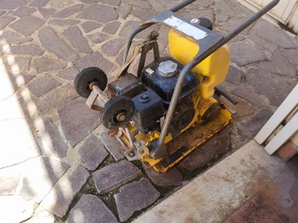 Kašike i oprema za gradilište - Sudska likvidacija br. 43/2025 - Sud u Latini - Prodaja 5