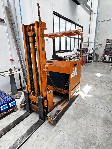 Maquinaria para calzado - Carretillas elevadoras - Stock de Productos y Materias Primas para F&aacute;brica de Calzado - Liquidaci&oacute;n Judicial 81/2025 - Tribunal de Padua - Venta 2