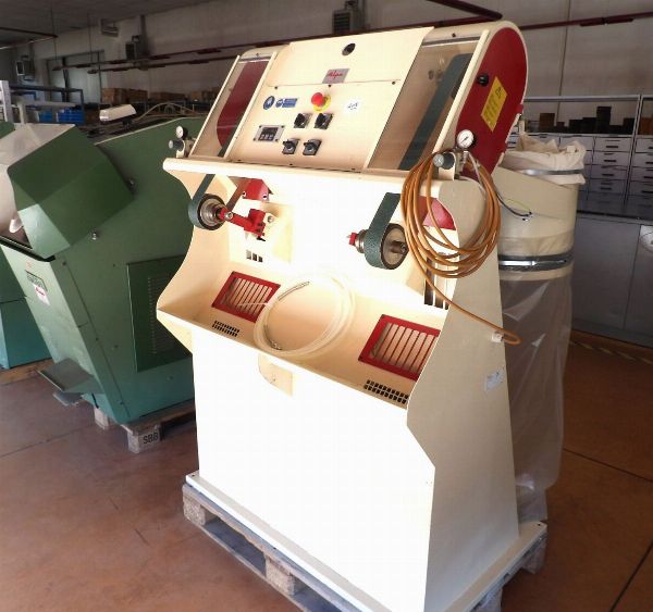 Maquinaria para calzado - Carretillas elevadoras - Stock de Productos y Materias Primas para F&aacute;brica de Calzado - Liquidaci&oacute;n Judicial 81/2025 - Tribunal de Padua - Venta 2