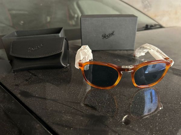 Occhiali da sole, - Auto, arredi e attrezzature