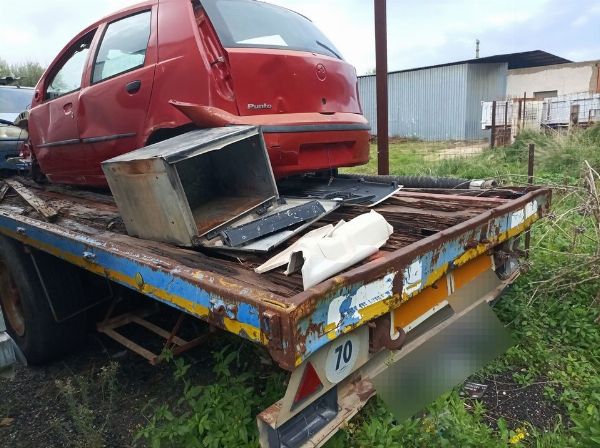 Traktor rrugor Volvo FH12 - Ford Transit dhe gjysmërimorkio - Likuidim gjyqësor 45/2025 - Gjykata e Palermos - Shitje 2
