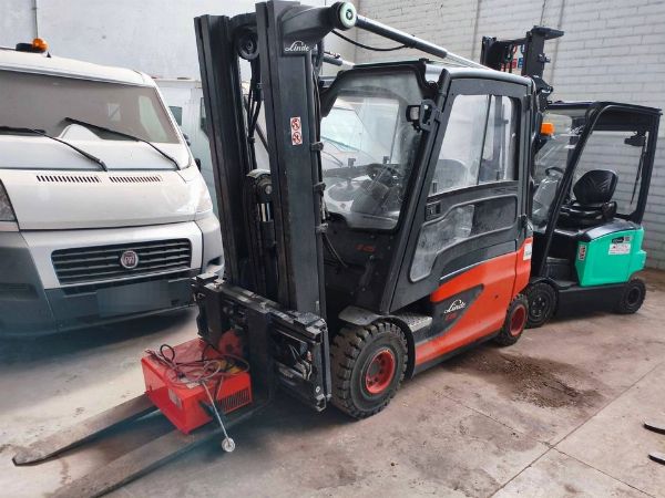 Carretillas elevadoras y tractor eléctrico - bienes de equipo procedentes de leasing - Venta 5