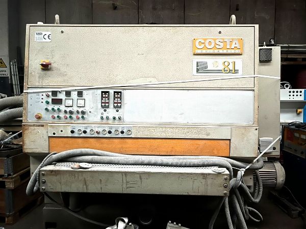 Stroji za industrijsko lakiranje &ndash; viličar Linde in &ndash; pohi&scaron;tvo ter oprema za pisarno Sodna likvidacija &scaron;t. 30/2024 &ndash; Sodi&scaron;če v Padovi