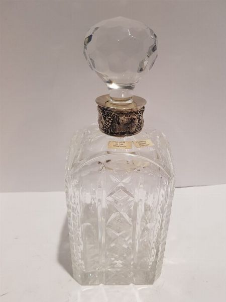Collection of silver pieces, crystalware and decorative objects - Court No. 1 of A Coru&ntilde;a