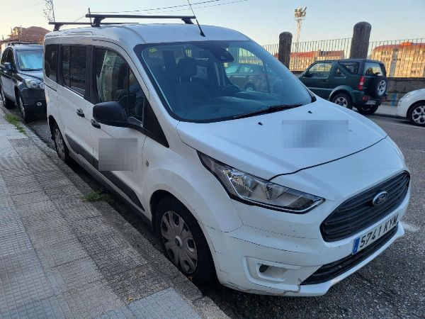 Tri kombija, alati, računalna oprema i razni namje&scaron;taj u Pontevedri - Trgovački sud br. 3 u Vigu