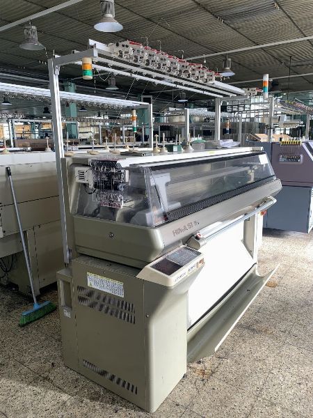 Macchinàrje Tessile Industriale: Tricotatòre, Lavàgge e Cunfezióne - Vénnete Privàte - 1