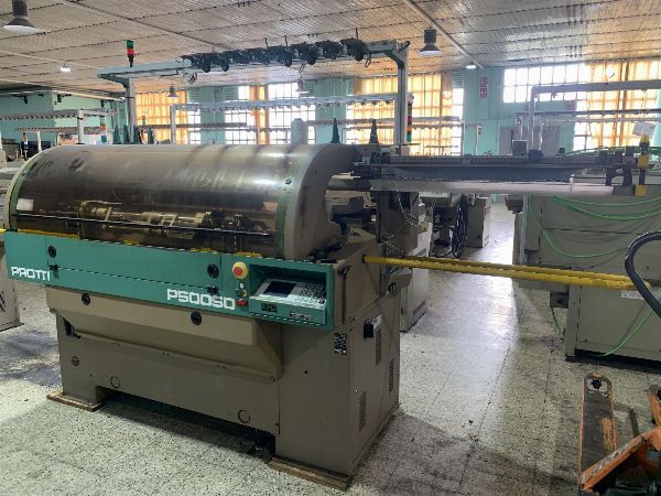 Macchinàrje Tessile Industriale: Tricotatòre, Lavàgge e Cunfezióne - Vénnete Privàte - 1