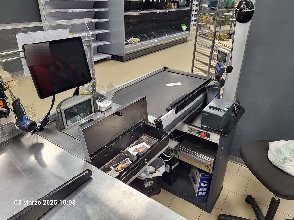 M&ouml;bel und Ausr&uuml;stung f&uuml;r Supermarkt &ndash; Gerichtliche Liquidation Nr. 7/2025 &ndash; Gericht von Cassino &ndash; Verkauf 2
