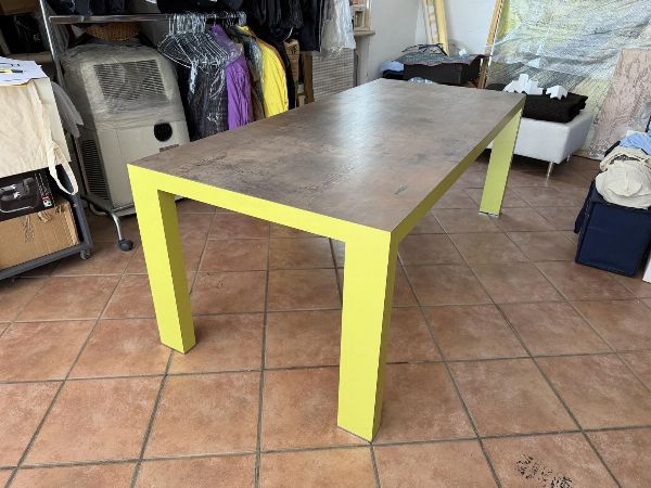Various furnishings - Controlled Liquidation 53/2025 - Court of Verona