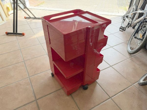 Various furnishings - Controlled Liquidation 53/2025 - Court of Verona