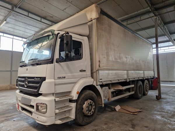 Linia pakowania skrzynek - Ciągnik New Holland - Samochody ciężarowe i sprzęt - Likwidacja sądowa 45/2025 - Sąd w Syrakuzach - Sprzedaż 2