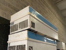 Un veicolo, dieci congelatori e materiale vario a Ponteareas, Pontevedra
