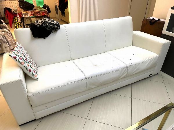 Volvo C 30 - Arredo soggiorno - Liquidazione Giudiziale n. 92/2025 - Tribunale di Trani - Vendita 2