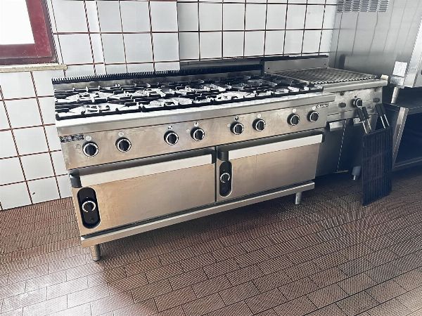 M&oslash;bler og utstyr til serveringsbransjen - Kontrollert likvidasjon 93/2025 - Tingretten i Vicenza